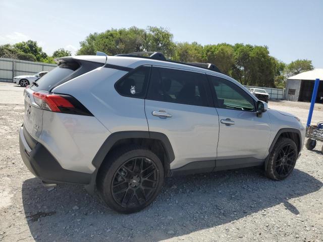 Photo 3 from auction – 2020 TOYOTA RAV4 XLE with VIN JTMP1RFVXLD059136