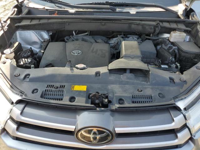 Photo 12 from auction – 2018 TOYOTA HIGHLANDER with VIN 5TDJZRFH9JS543910