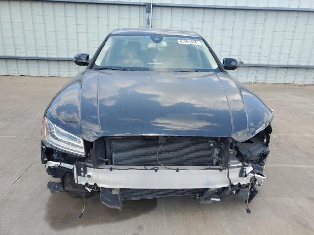 Photo 5 from auction – 2017 AUDI A8 L QUATT with VIN WAU43AFD2HN001106