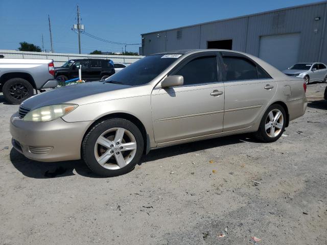 TOYOTA CAMRY LE 2005 with VIN 4T1BE32K95U549010 - Photo from auction