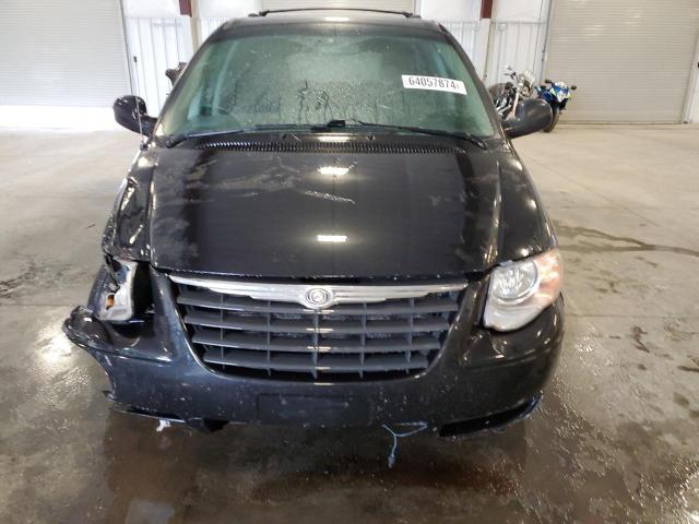 Photo 5 from auction – 2007 CHRYSLER TOWN & COU with VIN 2A4GP54L97R206973