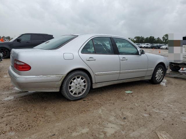 Photo 3 from auction – 2000 MERCEDES-BENZ E 320 with VIN WDBJF65JXYB029401