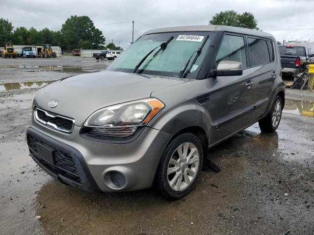 KIA SOUL + 2012 с VIN KNDJT2A62C7377869 - Снимка от търг