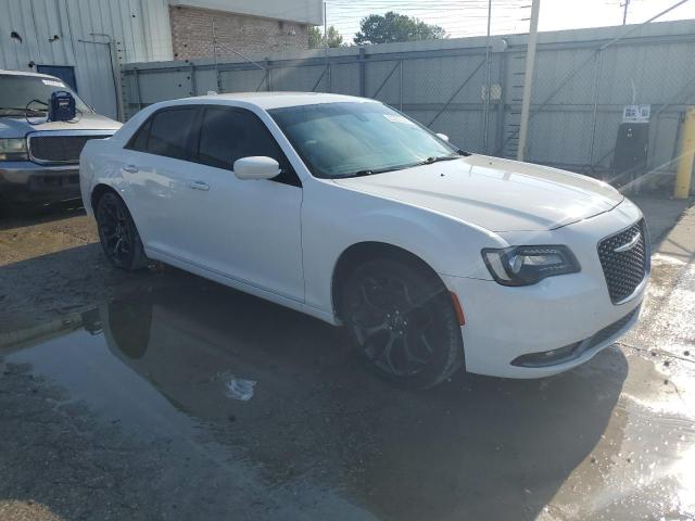 Photo 4 from auction – 2019 CHRYSLER 300 S with VIN 2C3CCABG5KH515549