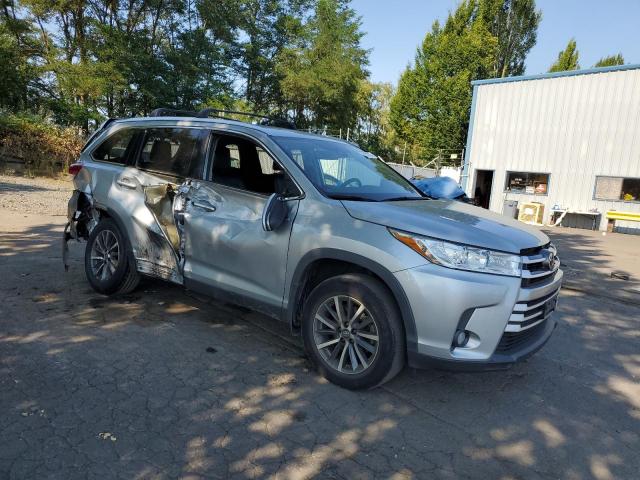 Photo 4 from auction – 2019 TOYOTA HIGHLANDER with VIN 5TDJZRFH2KS620442
