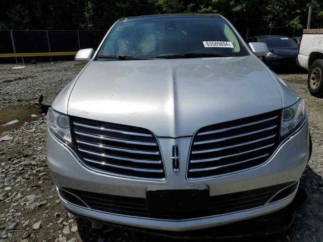 Photo 5 from auction – 2019 LINCOLN MKT with VIN 2LMHJ5AT9KBL03110