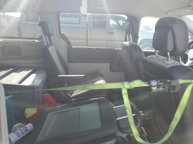 Photo 11 from auction – 2010 CHRYSLER TOWN & COU with VIN 2A4RR8DXXAR376810