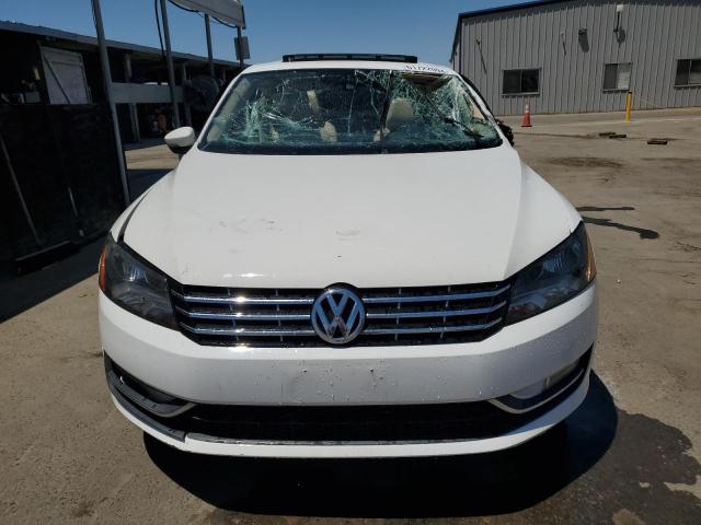 Photo 5 from auction – 2015 VOLKSWAGEN PASSAT SEL with VIN 1VWCT7A33FC070697