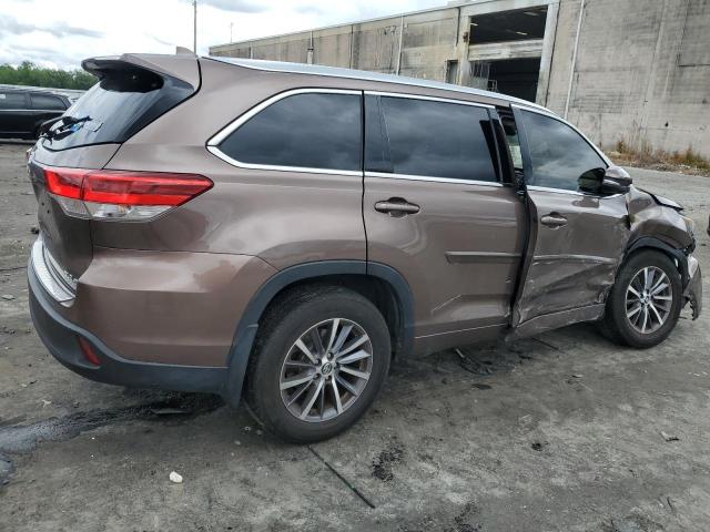 Photo 3 from auction – 2018 TOYOTA HIGHLANDER with VIN 5TDJZRFH6JS868546