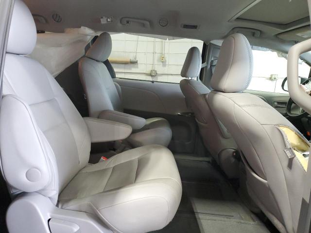 Photo 11 from auction – 2017 TOYOTA SIENNA XLE with VIN 5TDDZ3DC9HS181198