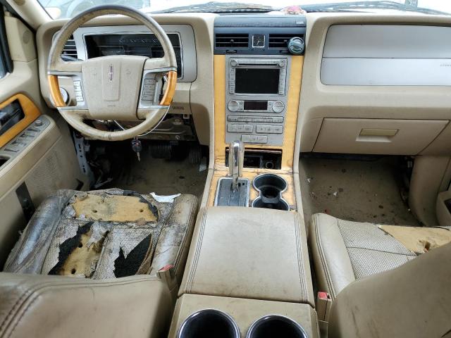 Photo 8 from auction – 2010 LINCOLN NAVIGATOR with VIN 5LMJJ2J51AEJ05716