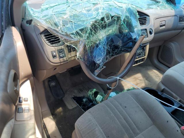 Photo 8 from auction – 2002 TOYOTA SIENNA LE with VIN 4T3ZF13C82U430262