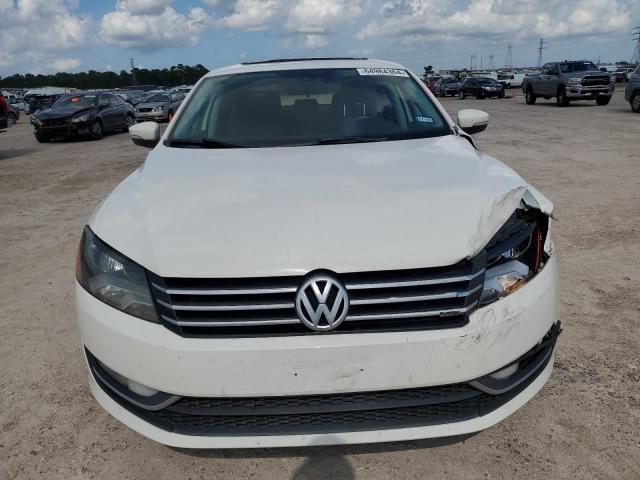 Photo 5 from auction – 2015 VOLKSWAGEN PASSAT S with VIN 1VWAS7A33FC112683