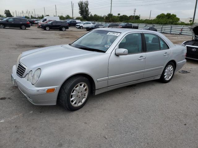 MERCEDES-BENZ E 320 2001 مع رقم تعريف المركبة WDBJF65J71B327197 - صورة من المزاد