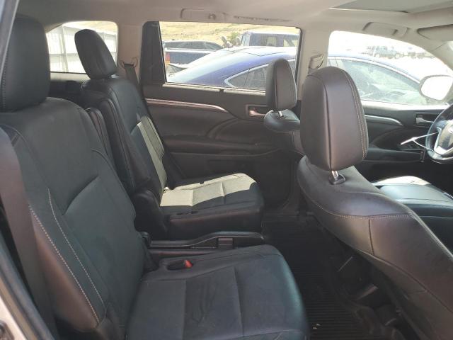 Photo 11 from auction – 2018 TOYOTA HIGHLANDER with VIN 5TDDZRFH3JS850311