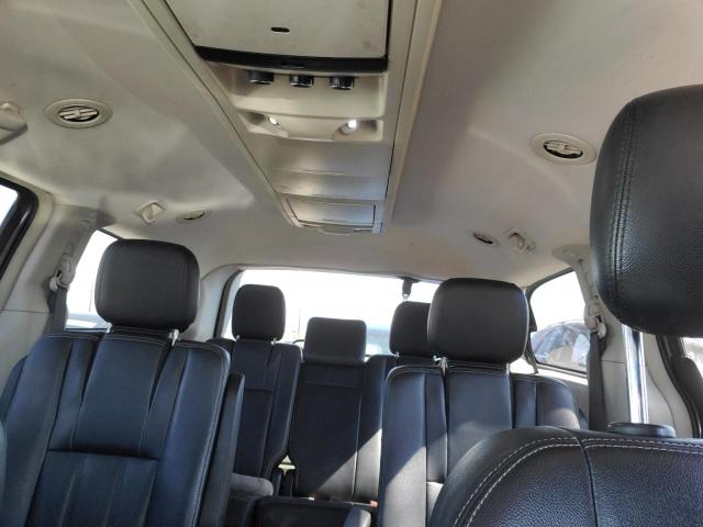 Photo 10 from auction – 2015 CHRYSLER TOWN & COU with VIN 2C4RC1BG7FR696756