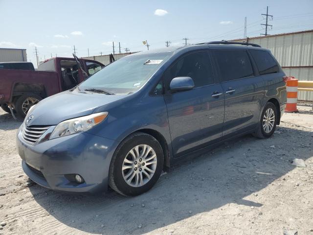 Photo 1 from auction – 2015 TOYOTA SIENNA XLE with VIN 5TDYK3DC2FS680279