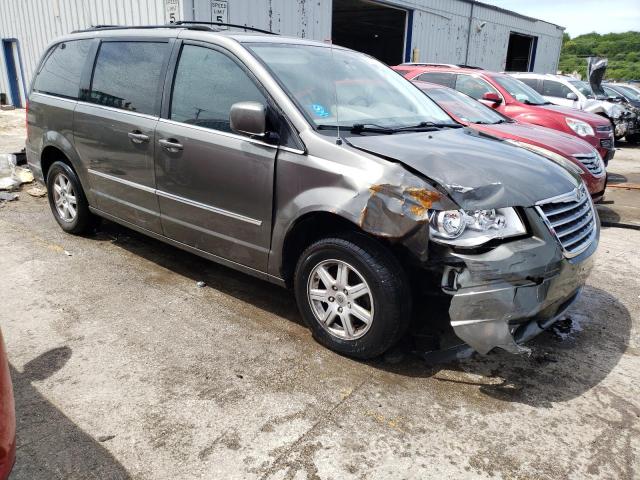 Photo 4 from auction – 2010 CHRYSLER TOWN & COU with VIN 2A4RR5D10AR449953