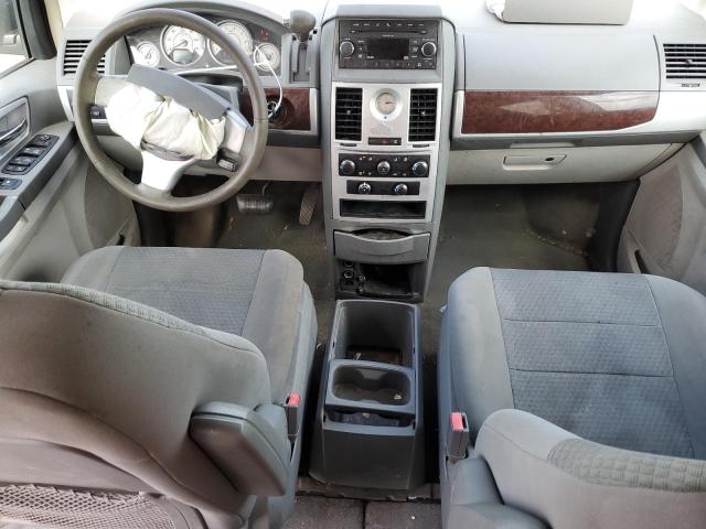 Photo 8 from auction – 2010 CHRYSLER TOWN & COU with VIN 2A4RR5D16AR479068