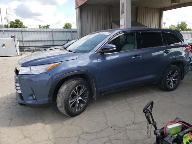 TOYOTA HIGHLANDER 2019 with VIN 5TDBZRFH9KS937414 - Photo from auction