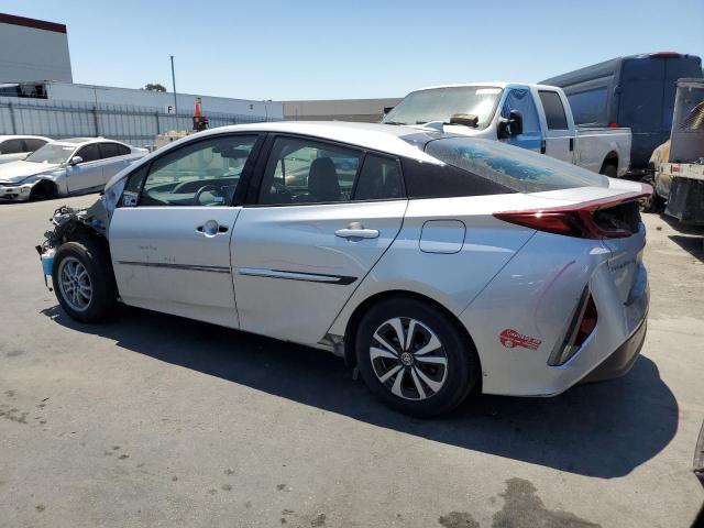 Photo 2 from auction – 2018 TOYOTA PRIUS PRIM with VIN JTDKARFP2J3075975