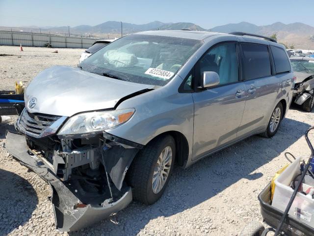 TOYOTA SIENNA XLE 2013 مع رقم تعريف المركبة 5TDYK3DC8DS282233 - صورة من المزاد