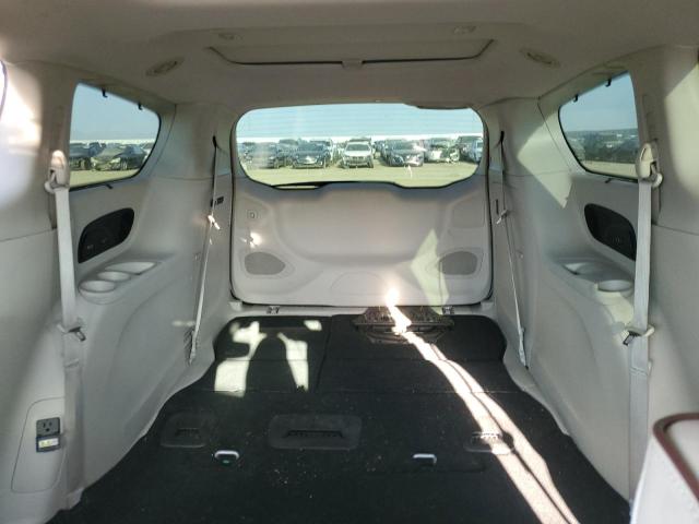 Photo 10 from auction – 2017 CHRYSLER PACIFICA L with VIN 2C4RC1GG1HR619974