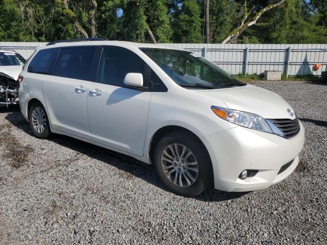 Photo 4 from auction – 2015 TOYOTA SIENNA XLE with VIN 5TDYK3DC7FS596295
