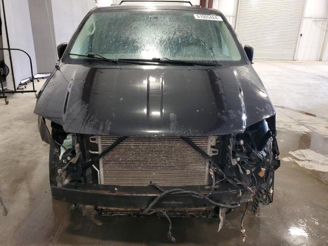 Photo 5 from auction – 2015 CHRYSLER TOWN & COU with VIN 2C4RC1BG3FR553688