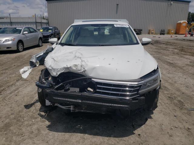 Photo 5 from auction – 2017 VOLKSWAGEN PASSAT SE with VIN 1VWBT7A33HC033793