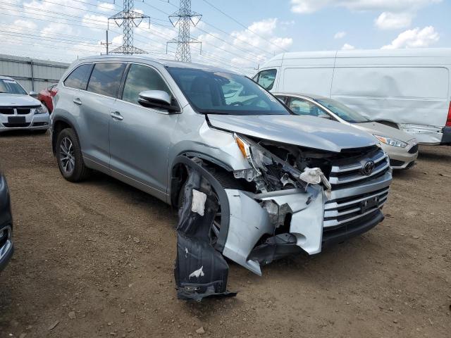 Photo 4 from auction – 2017 TOYOTA HIGHLANDER with VIN 5TDJZRFH9HS425690