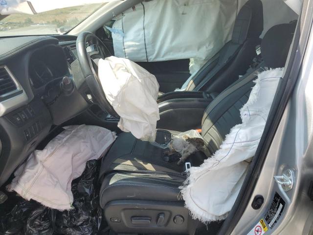 Photo 7 from auction – 2018 TOYOTA HIGHLANDER with VIN 5TDJZRFH0JS802753