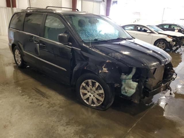 Photo 4 from auction – 2015 CHRYSLER TOWN & COU with VIN 2C4RC1BG3FR553688