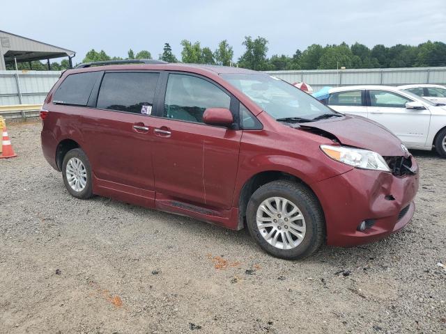 Photo 4 from auction – 2017 TOYOTA SIENNA XLE with VIN 5TDYZ3DC7HS857021