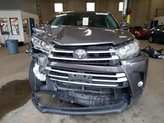 Photo 5 from auction – 2017 TOYOTA HIGHLANDER with VIN 5TDJZRFH2HS369639