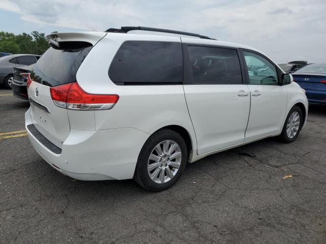 Photo 3 from auction – 2012 TOYOTA SIENNA XLE with VIN 5TDDK3DC8CS044346