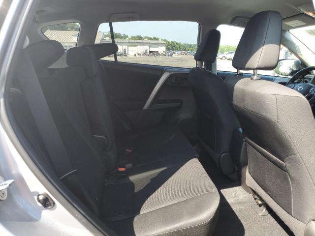 Photo 11 from auction – 2018 TOYOTA RAV4 LE with VIN 2T3BFREV3JW740445