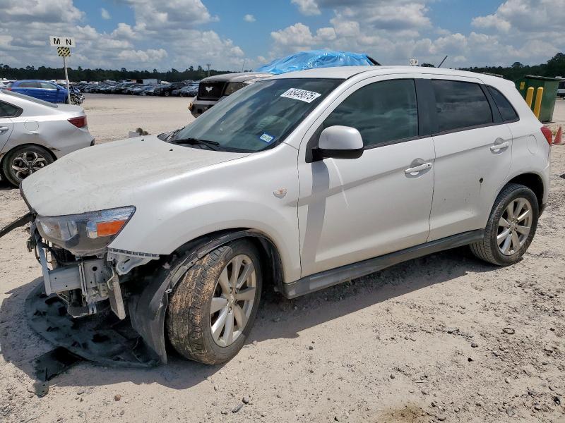 MITSUBISHI OUTLANDER 2015 مع رقم تعريف المركبة 4A4AP3AU6FE008613 - صورة من المزاد