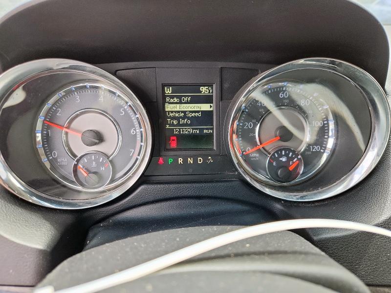 Photo 9 from auction – 2014 CHRYSLER TOWN & COU with VIN 2C4RC1BG0ER317756