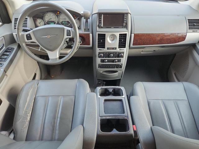 Photo 8 from auction – 2010 CHRYSLER TOWN & COU with VIN 2A4RR5D19AR157086