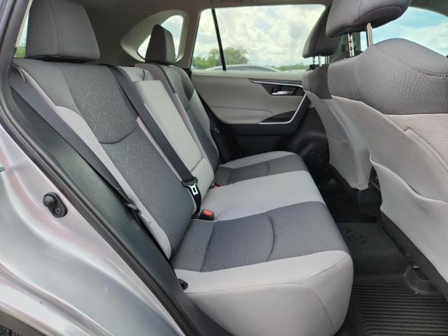 Photo 11 from auction – 2021 TOYOTA RAV4 XLE with VIN 2T3W1RFV2MC101123