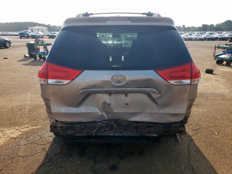 Photo 6 from auction – 2012 TOYOTA SIENNA XLE with VIN 5TDYK3DC8CS251000