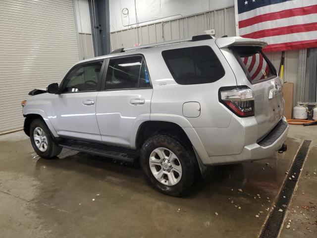 Photo 2 from auction – 2020 TOYOTA 4RUNNER SR with VIN JTEBU5JR9L5814271
