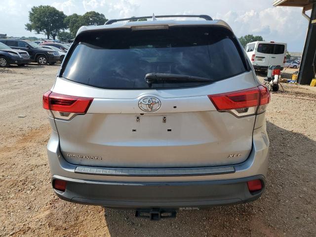 Photo 6 from auction – 2017 TOYOTA HIGHLANDER with VIN 5TDKZRFH4HS523448