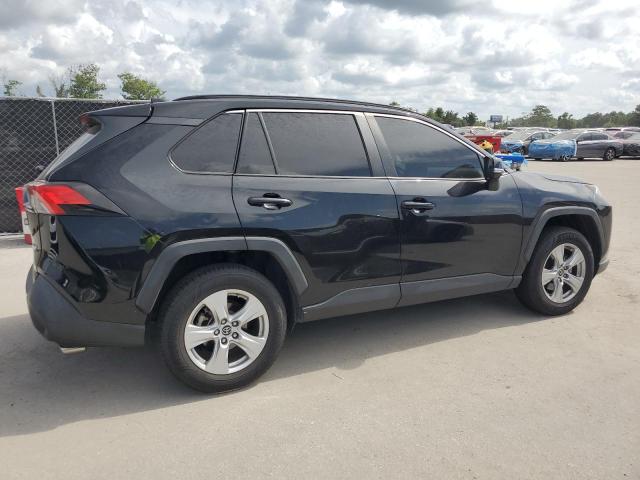 Photo 3 from auction – 2019 TOYOTA RAV4 XLE with VIN JTMW1RFV5KD010064