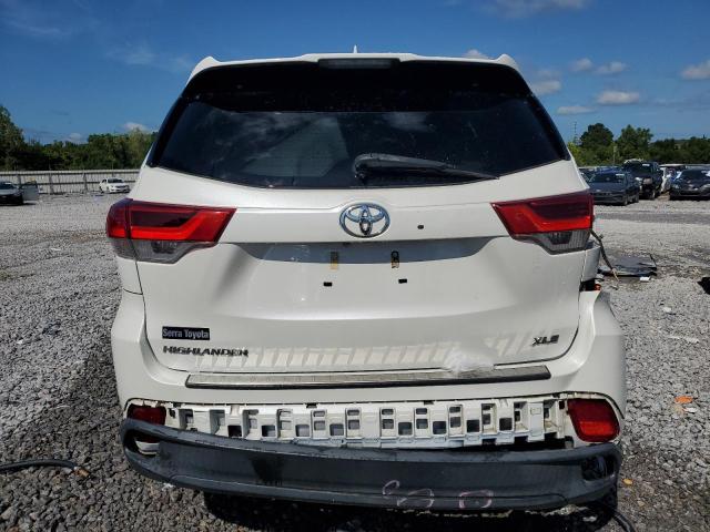 Foto 6 de la subasta – 2018 TOYOTA HIGHLANDER con VIN 5TDKZRFH8JS549363