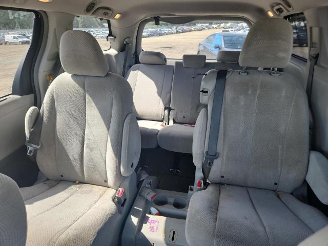 Photo 10 from auction – 2013 TOYOTA SIENNA LE with VIN 5TDKK3DC3DS371049