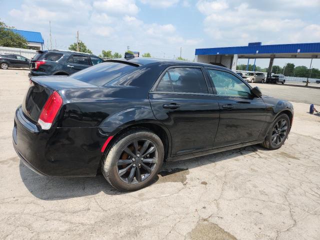 Photo 3 from auction – 2016 CHRYSLER 300 LIMITE with VIN 2C3CCARG7GH344252