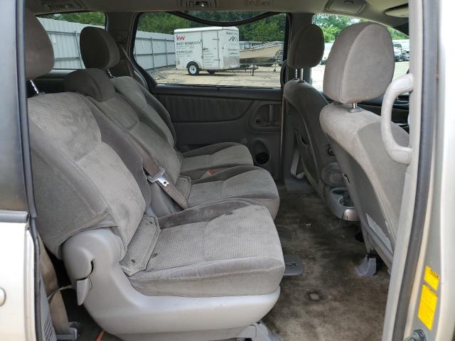 Photo 11 from auction – 2010 TOYOTA SIENNA CE with VIN 5TDKK4CC6AS300592