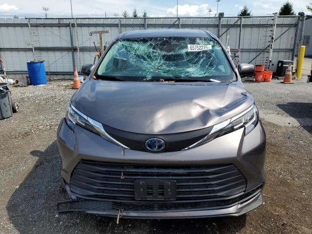 Photo 5 from auction – 2021 TOYOTA SIENNA LE with VIN 5TDKRKEC4MS023328